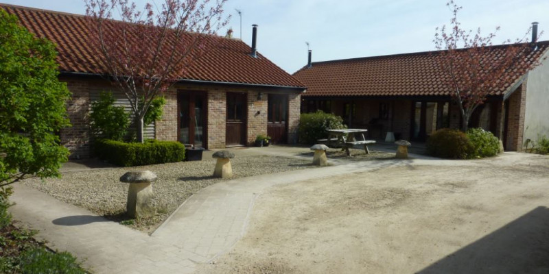 Planning permission granted to allow age restriction occupancy condition to be removed.